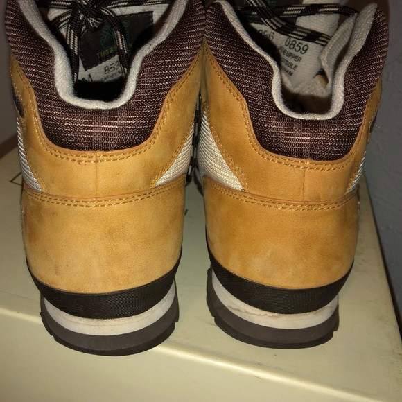 Shoes - Picture 4 of 4